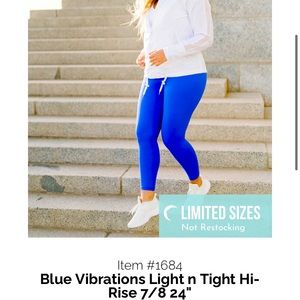 Zyia light and tight hi-rise blue vibrations 24” 7/8 length EUC size 6/8